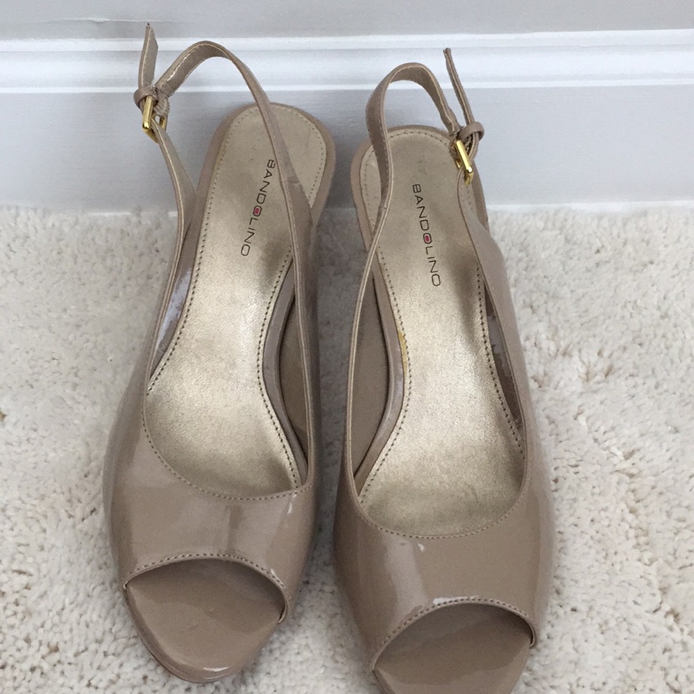 Bandolino Nude Patent Learher Sling Backs size 10 - Picture 3 of 7